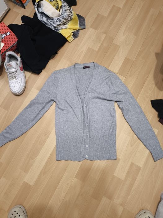 Sweter damski na guziki