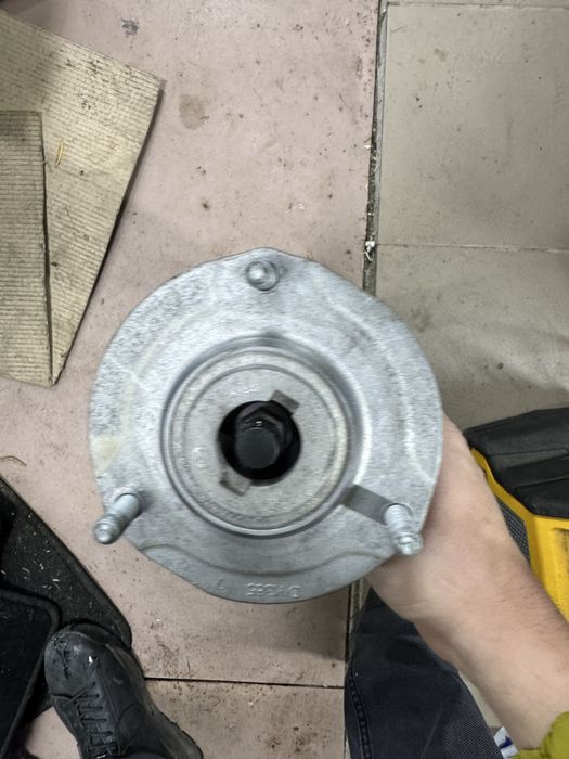 Стійка амортизатора Mazda CX-90, CX-70