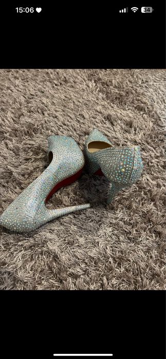 Sapatos de salto