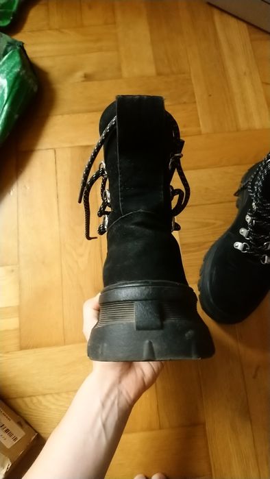 Sznurowane botki zamszowe 39