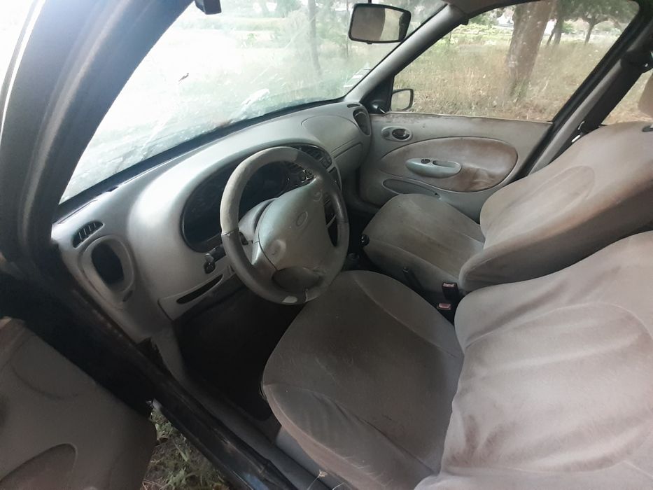 Vendo Ford fiesta 1997 minhotaes