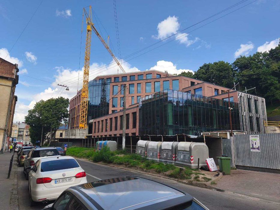 Продаж комерційного приміщення 107 м² на вул. Снопківській, 5 — фасад, Галицький район