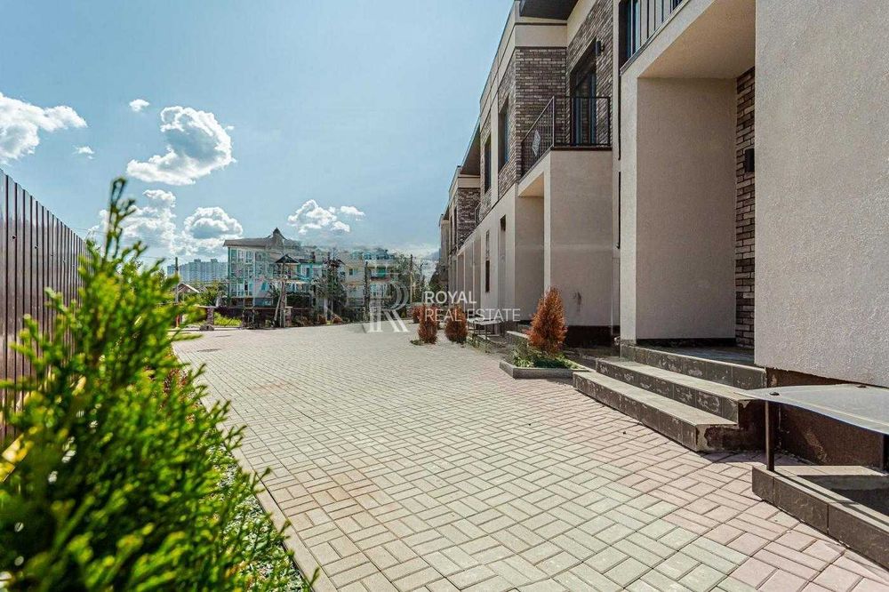 Продаж Таунхаус Гатне 180 м² 3 сотки 3 кімнати Бомбосховище Двір 50 м² 2 паркомісця 20 хв до метро Теремки