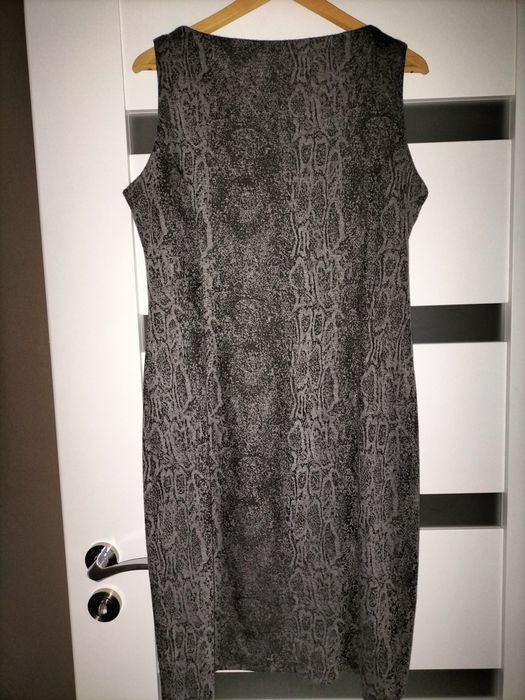 Sukienka wielosezonowa z wiskozą