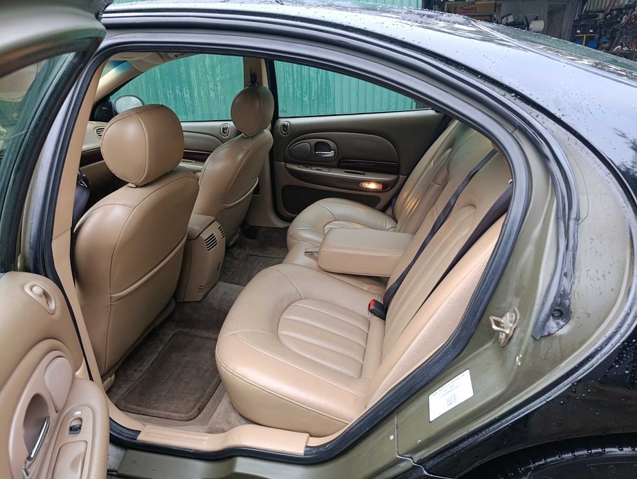 Carro impecável  tudo a funcionar perfeito