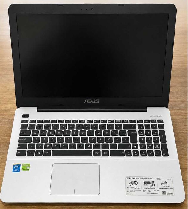 ASUS X555L — i7 | 8GB RAM | SSD 200GB + HDD 1TB | GeForce 920M