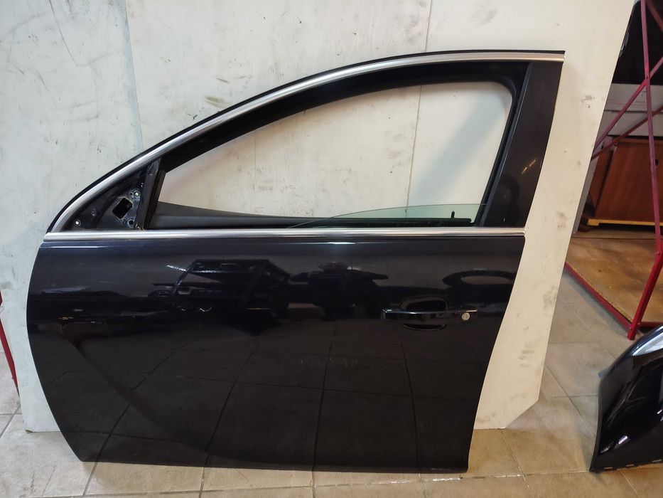 Przednie lewe drzwi Opel Insignia A czarne Z20R 2011r.