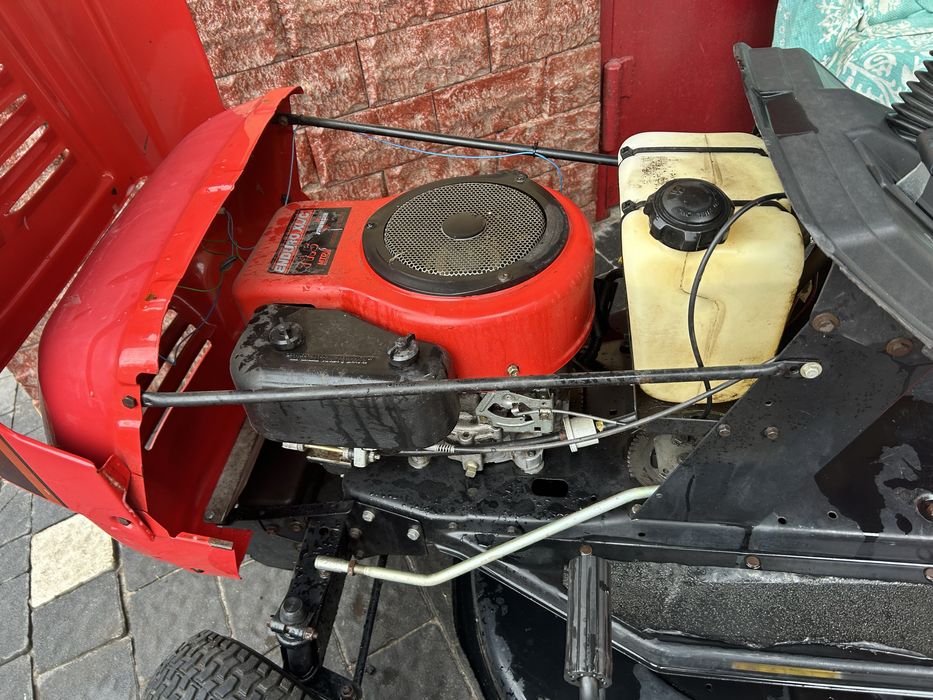 Трактор газонокосарка MTD