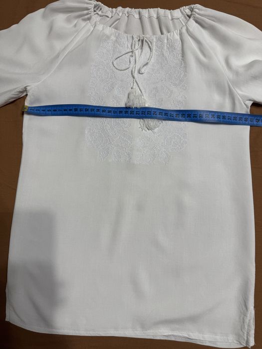 Продам вишиванку для дівчинки