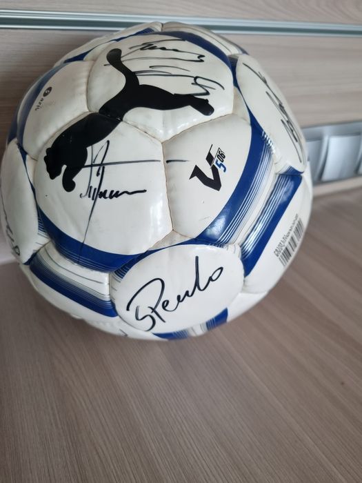 Piłka z autograf Robert Lewandowski  i inni