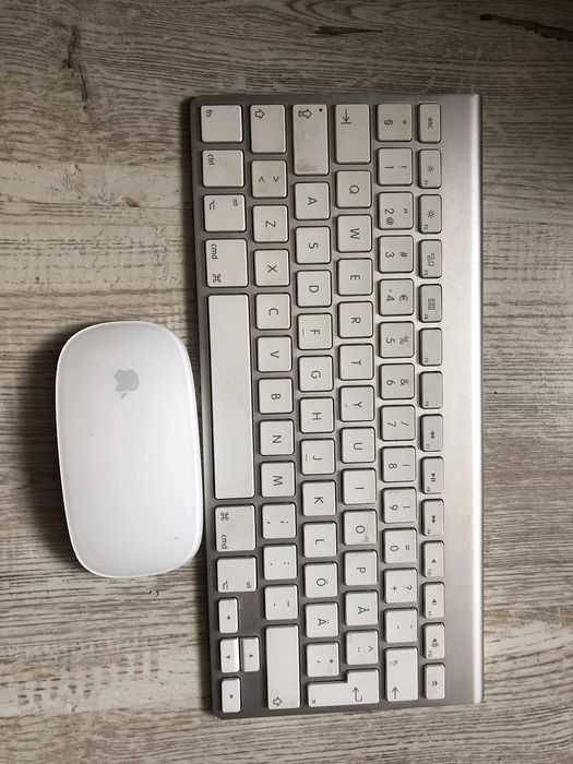 Apple Magic Keyboard、Magic Trackpad 2 Magic Trackpad 2 Keyboard Stand (MJ2R2LL/A) and Apple Magic