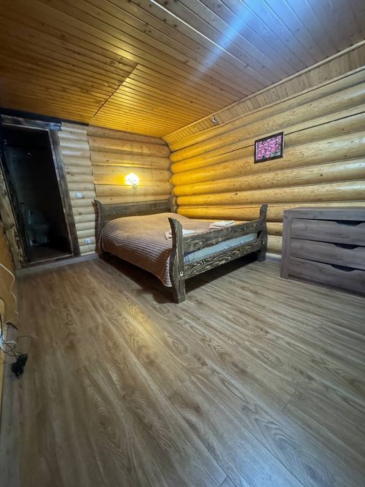Відпочинок біля озера Синевир