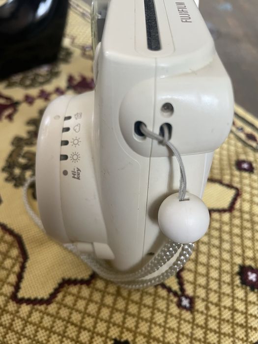 Продам Камера миттєвого друку Fujifilm Instax Mini 8 Smoky White