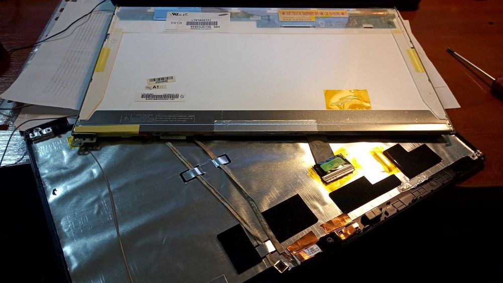 Матриця MSI кришка на запчастини 16" (1366x768) WXGA HD