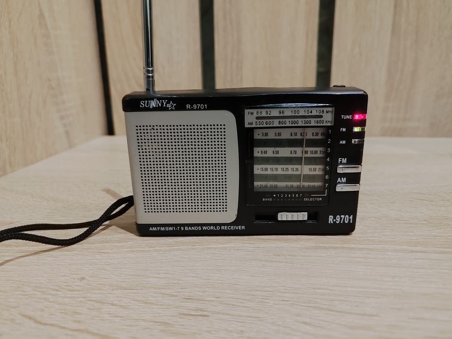 Два радиоприёмника, каждый по своей цене.