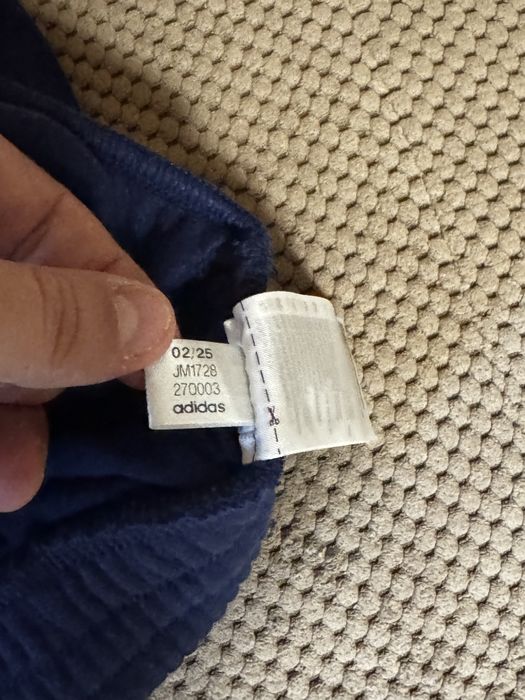 Шорти Adidas.