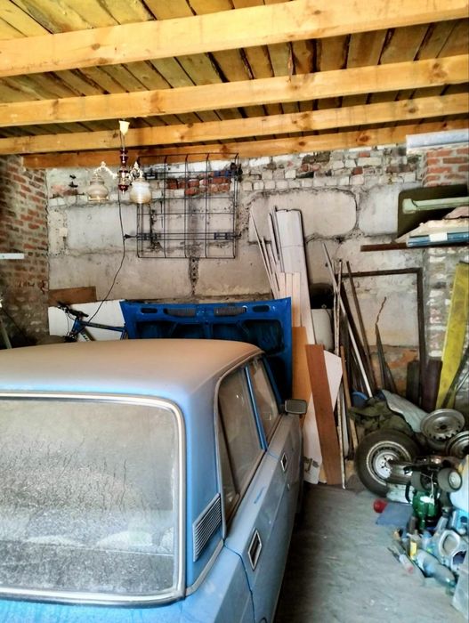 Продам гараж з машиною на ХТЗ " мотор 3"