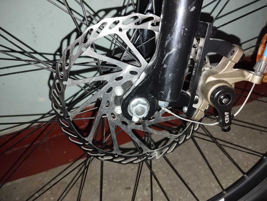 Електровелосипед / рама 17,5/ колеса 27,5/ мотор 36V 350W/ акум 10Аг