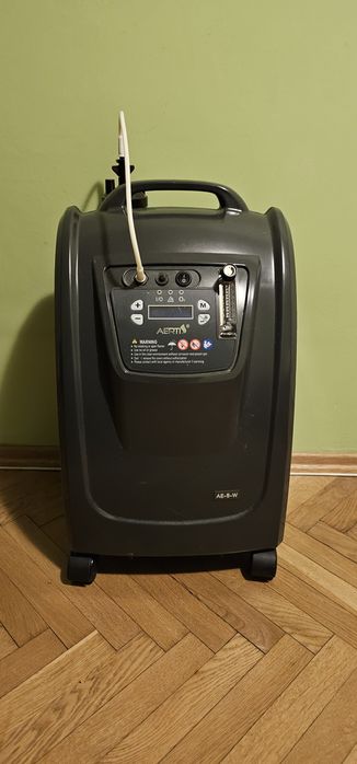 Medyczny koncentrator tlenu na kółkach AE-5-W Aerti