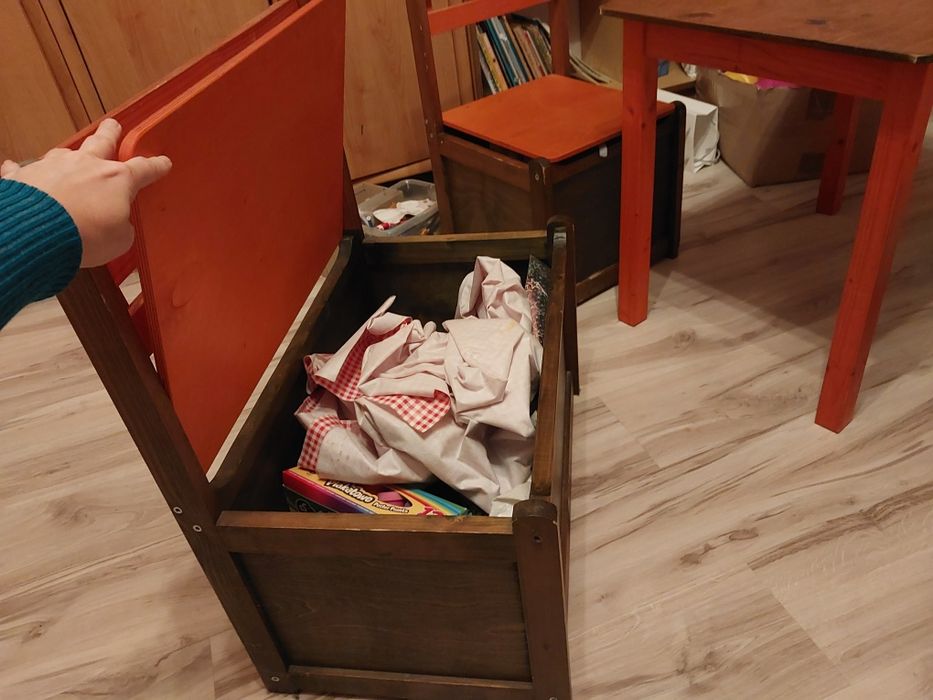 Zestaw stolik, krzesełka i ławka