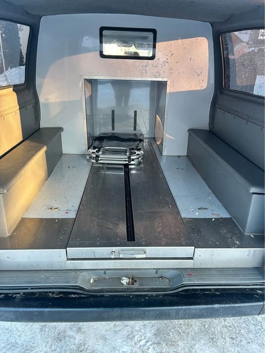 Mercedes Viano, 5 місць, катафалк