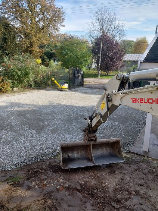 Usługi koparką,minikoparka,woźidłem wywrotką