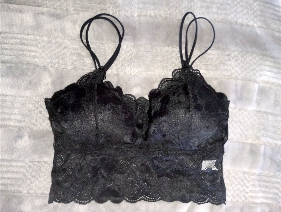 Мереживний чорний топ