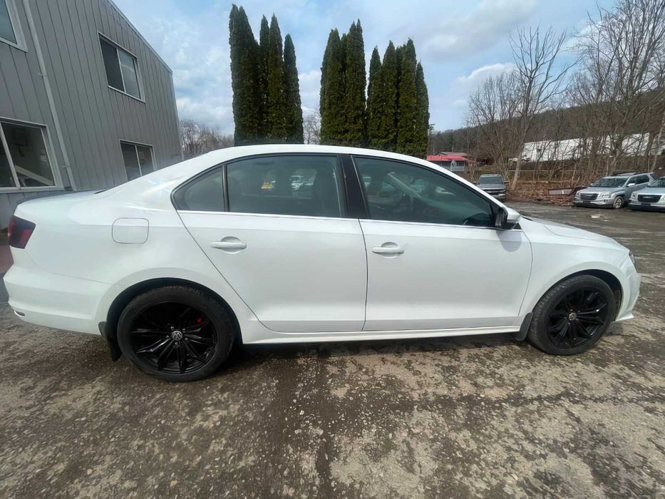 Volkswagen Jetta SEL Premium      2016