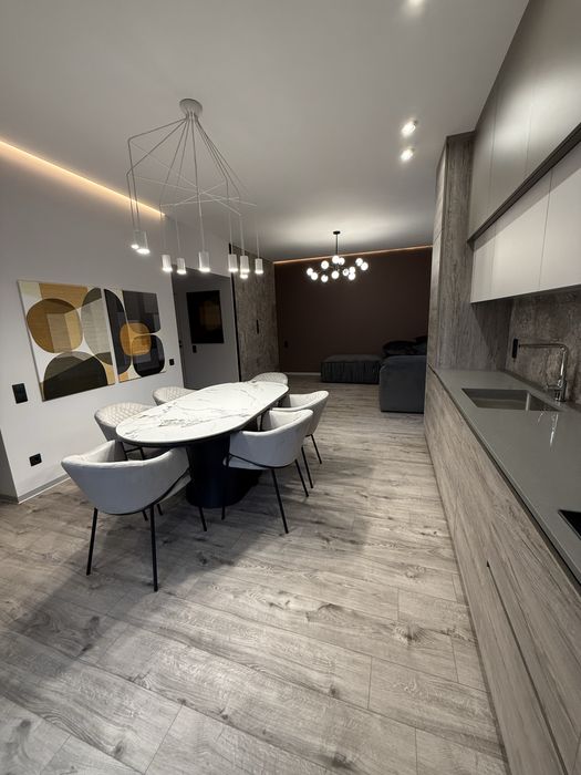 Приватний будинок (особняк) в центрі міста, ВЛАСНИК