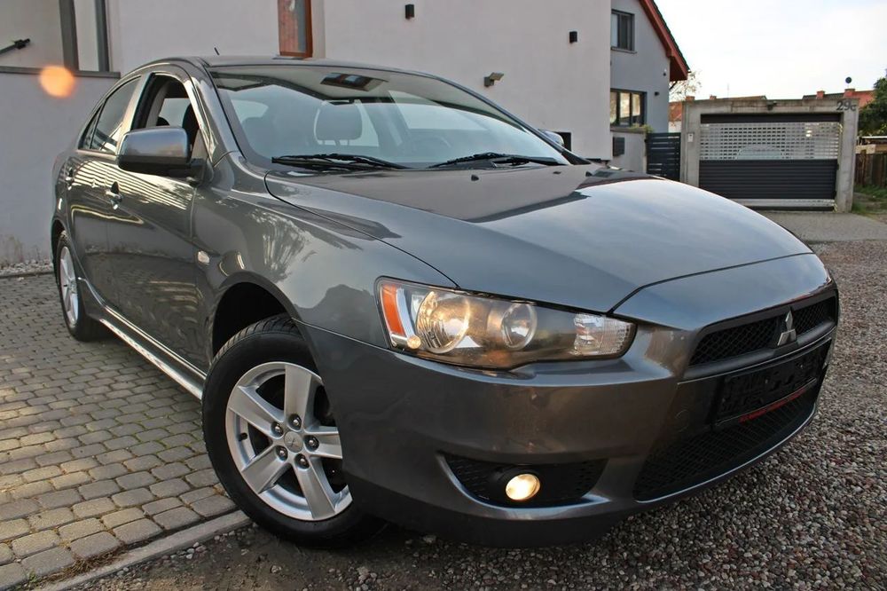 Mitsubishi Lancer