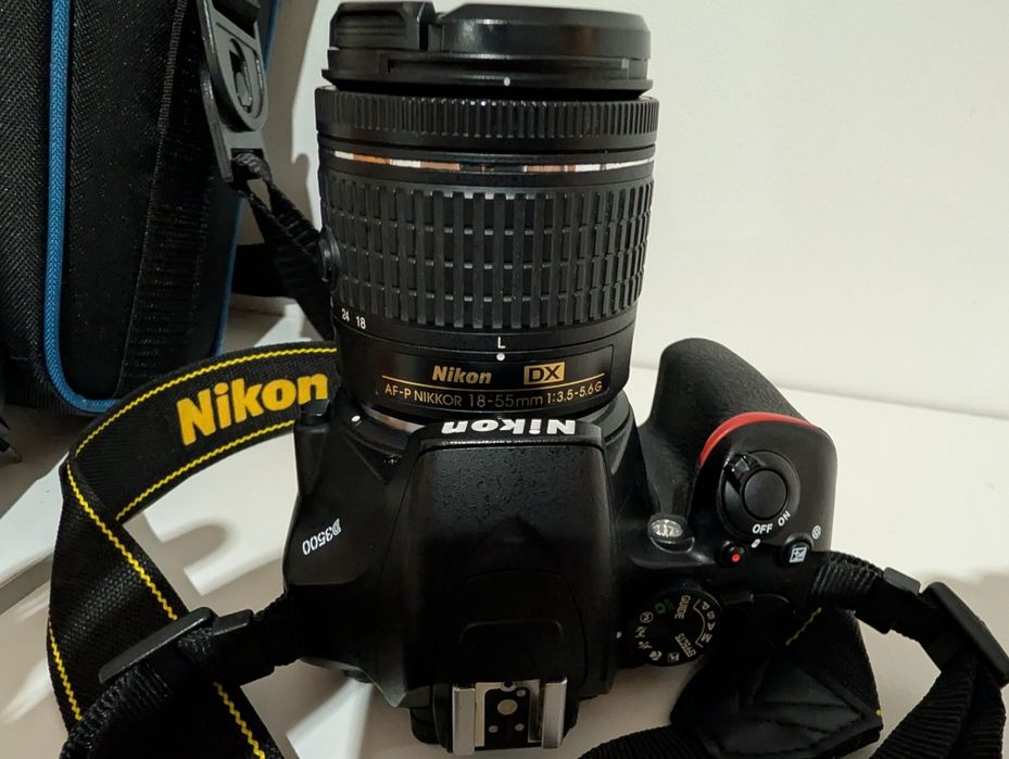 Nikon D3500 + Lente AF-P NIKKOR 18-55mm + Carregador Original + Estojo