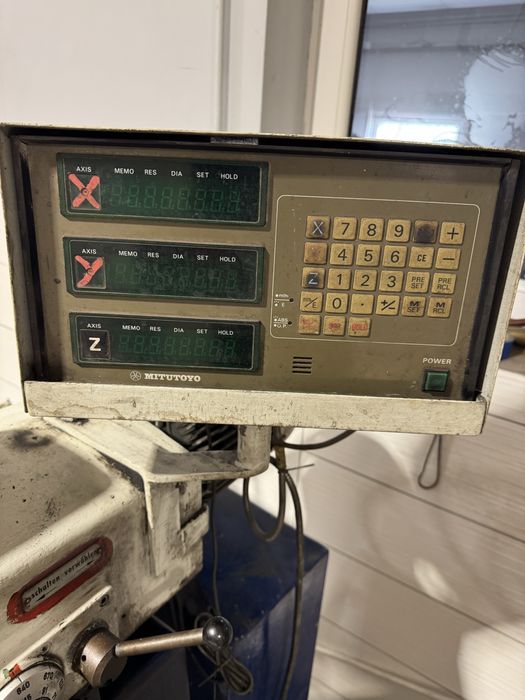 Frezarka narzędziowa Shw z odczytami Mitutoyo