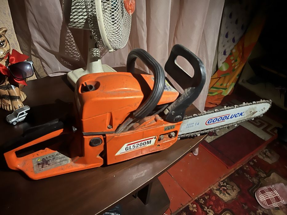 Продам Бензопилу - стан Б/У Працює як часи!!