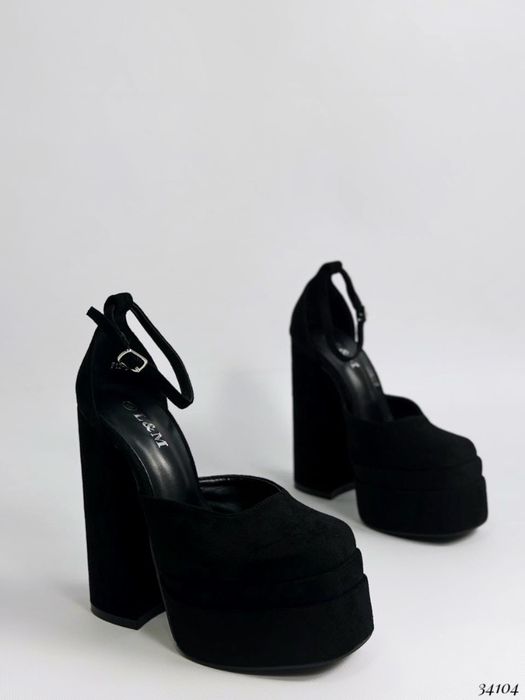 Туфлі барбі Братц на випускний