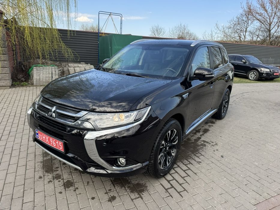 Mitsubishi Outlander PHEV 2016