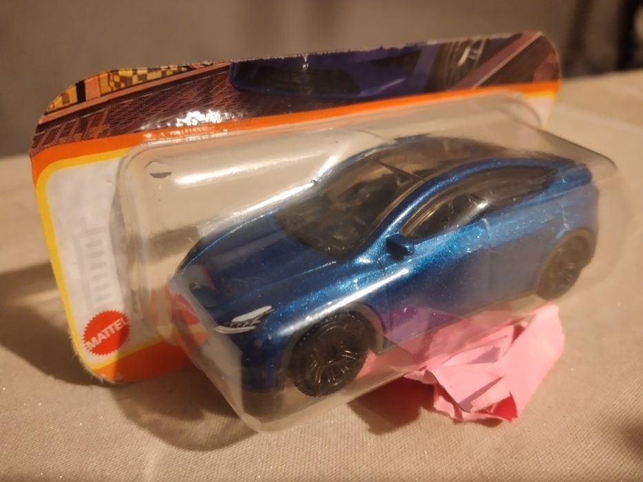 Sprzedam autko Tesla zabawke