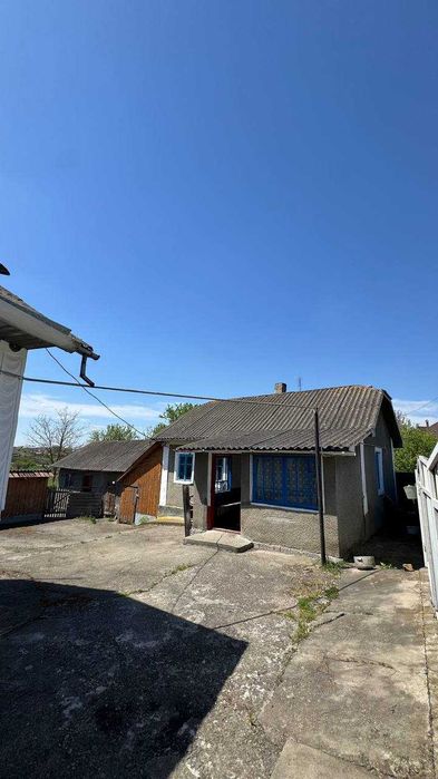 Будинок, господарство в с. Кисилів (кіцманський район) площею 47 м2.