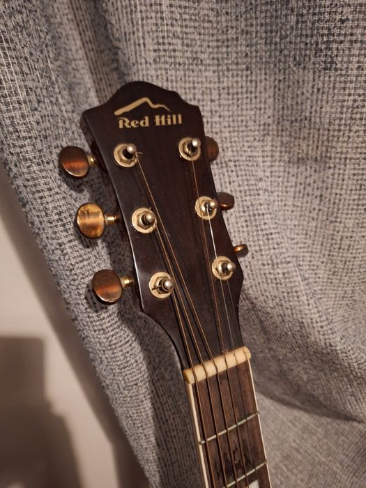 Guitarra acústica electrificada