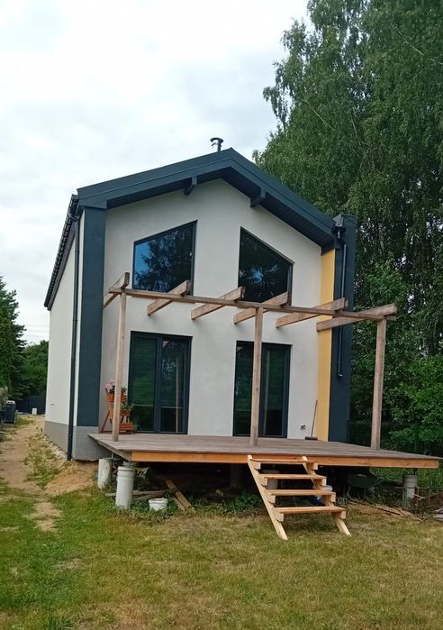 Domek ogrodniczy na narzędzia.