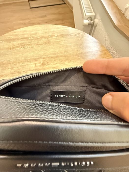 Сумка Tommy Hilfiger Central Monogram Black
