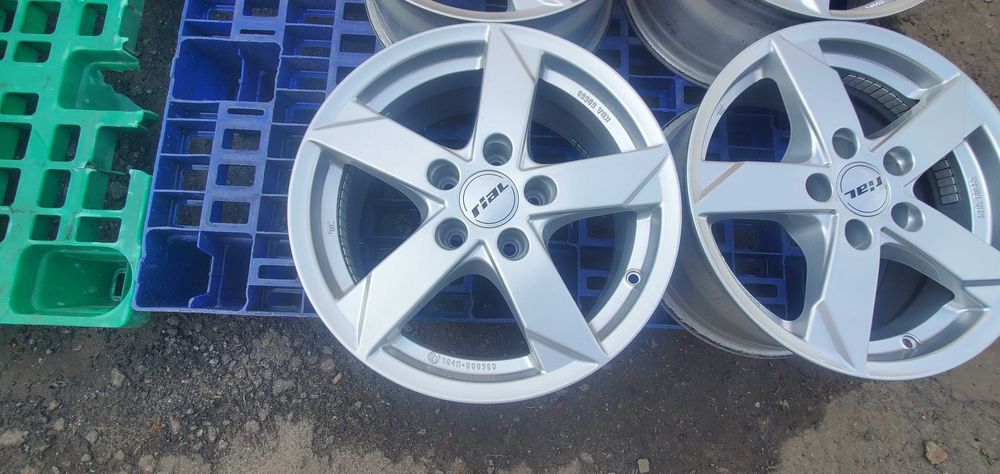 Диски 5 112 R16 Volkswagen VWAG 6,5J ET33, ET42, Rial Germany ЦО 57,1