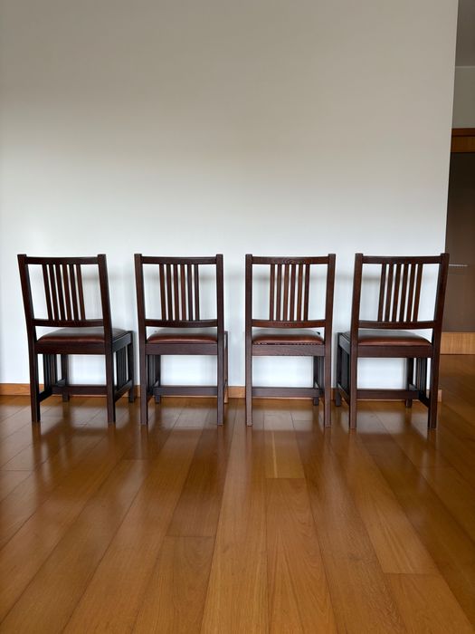 Cadeiras em Madeira Maciça Wengue natural e Pele Natural — Como Novas