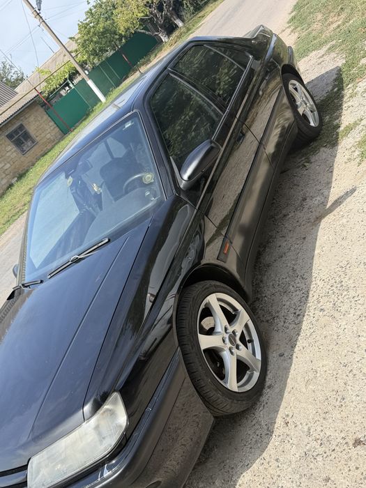 Peugeot 605  мотором 2.1. дизель