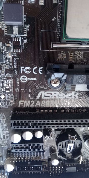 Материнська плата ASRock FM2A88M-HD+