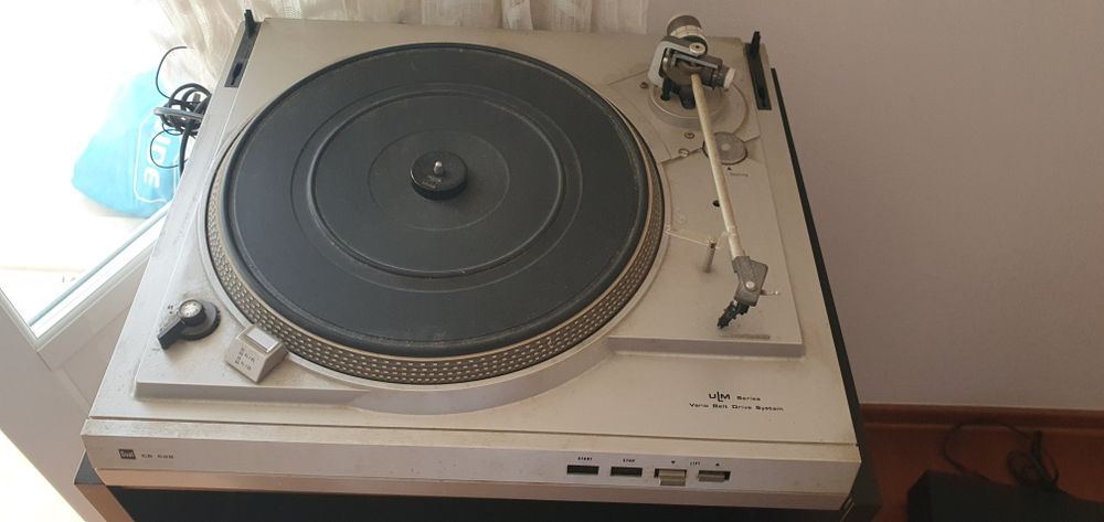 Material de musica e uma calculador clasico mais 40 anos
