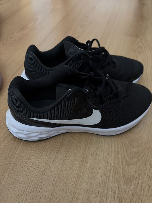 Tenis nike novos