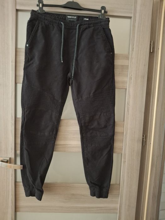 Czarne męskie spodnie Jogger