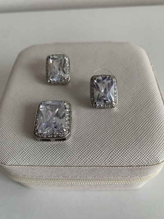 Набір Swarovski , сережки і підвіска