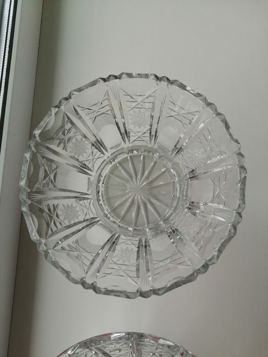 Вазы хрустальные большие.