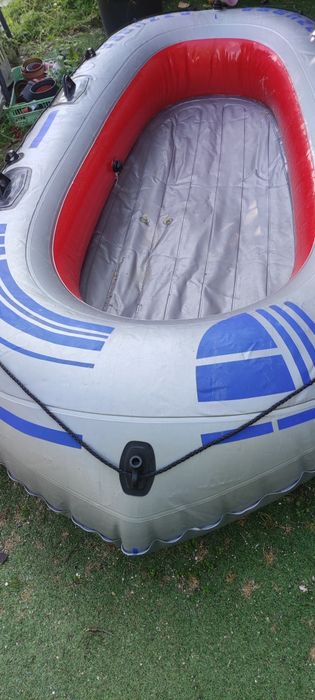 Barco insuflável Intex